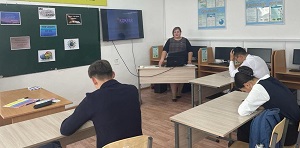 Қазақстан халқы Тілдер күні мерекесіне байланысты Қарой жалпы білім беретін мектебінің 11-сынып оқушыларымен ағылшын тілінен
