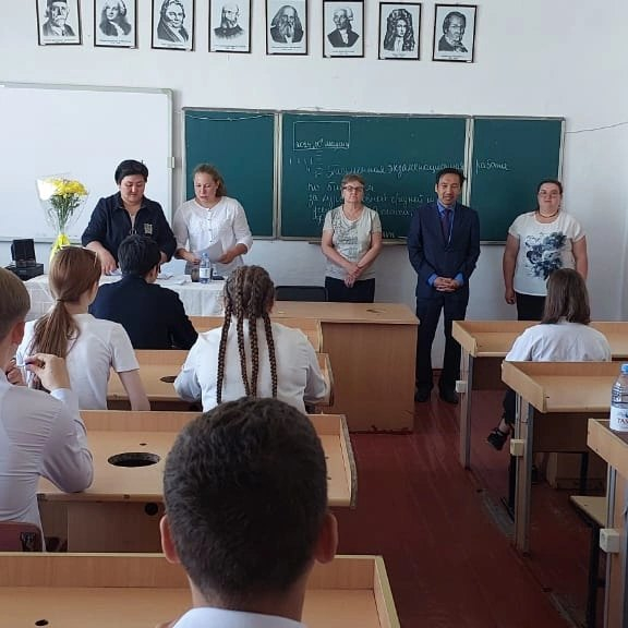Сегодня, 10.06.2024 года, учащиеся 9 класса ОШ имени Ш.Уалиханова сдавали государственный экзамен по выбору(биология, английский язык и всемирная история).