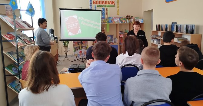 В рамках работы «Зелёного клуба» учащиеся 8Б и 9А классов, посетили детскую городскую библиотеку.