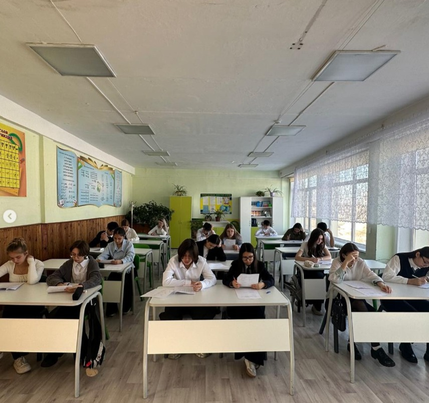 2025 жылғы 5 қарашада 8-11 сынып оқушылары арасында республикалық іріктеу лингвистикалық олимпиадасының қалалық кезеңі өткізілді.