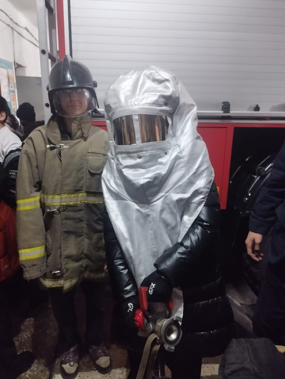 2025 жылдың 6 қарашасында Шоқан Уәлиханов атындағы мектеп-гимназиясының 8 В сынып оқушылары Шахтинск қаласының өрт сөндіру бөліміне экскурсияға барды.