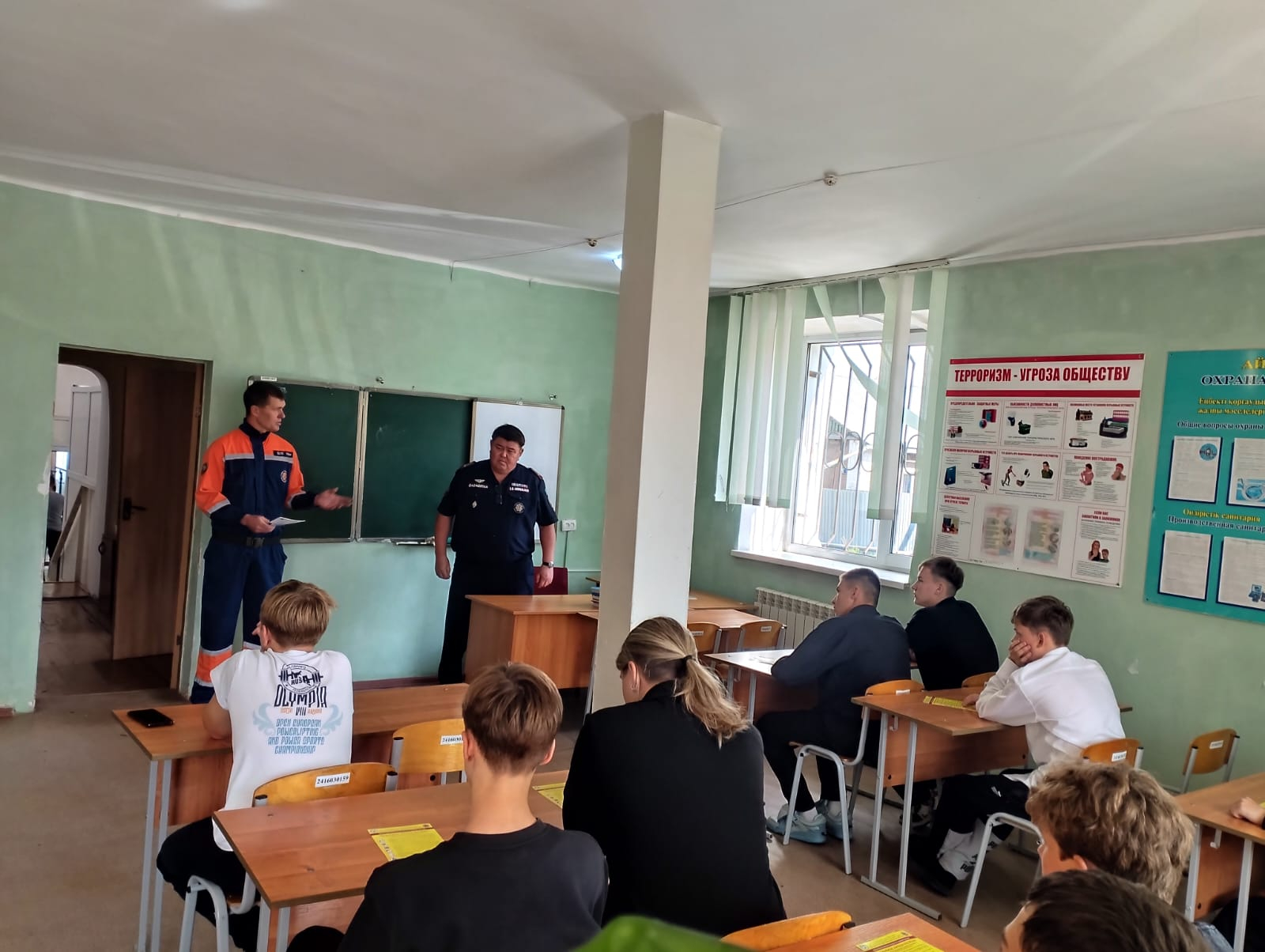 23 сентября 2025 года учащиеся 9а класса школы- гимназии имени Шокана Калиханова побывали в Шахтинском технологическом колледже на мастер- классе 