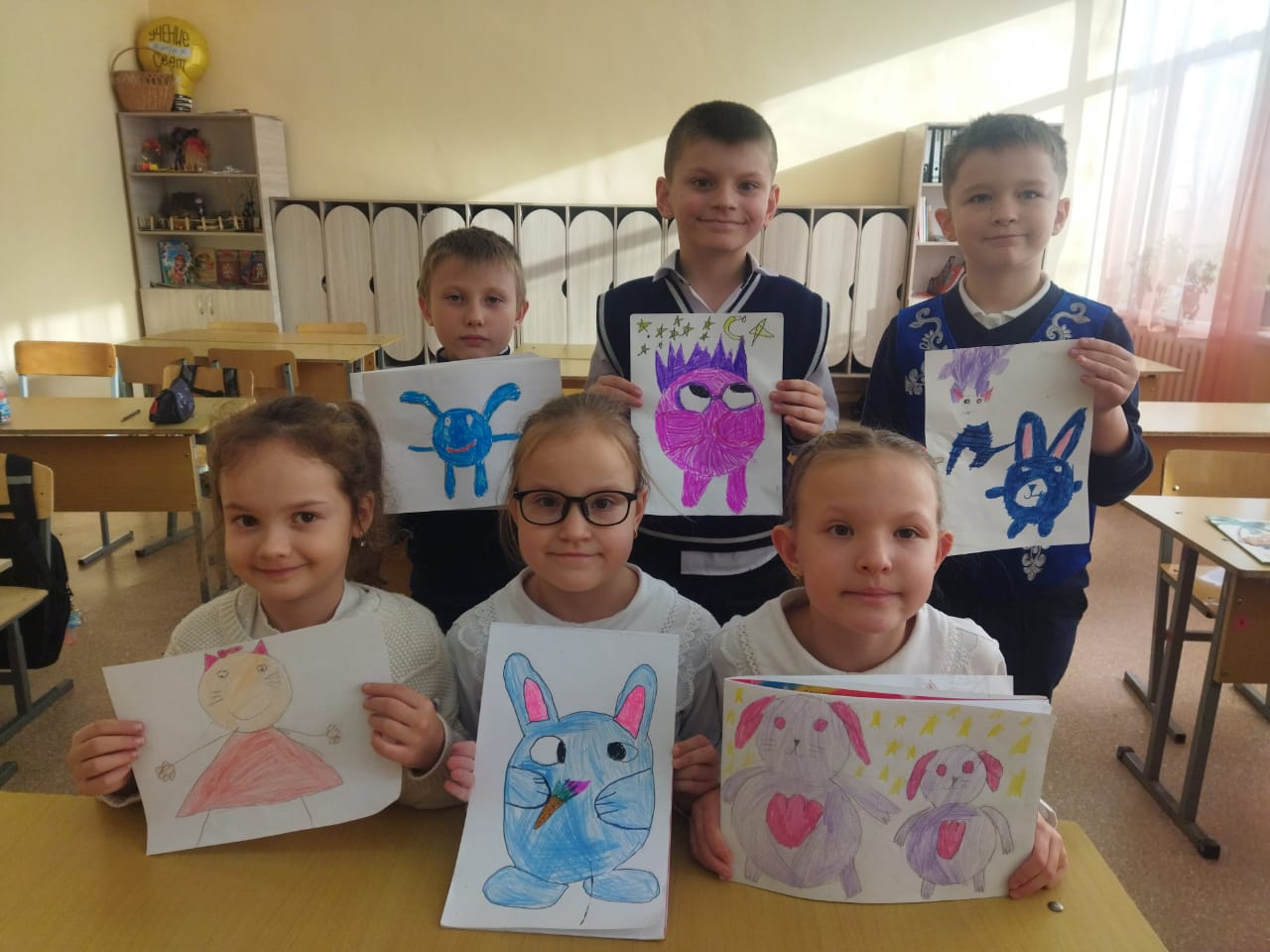 Конкурс рисунков книжных персонажей среди учащихся 1–4 классов.