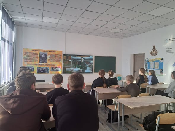 Старшеклассники посмотрели документальные фильмы о последствиях наркопреступности.