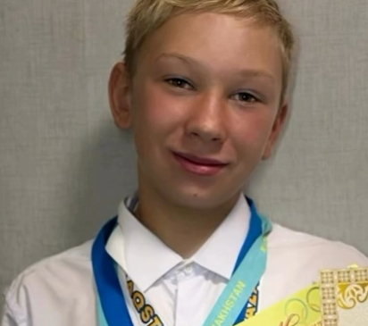 Кандидат на пост президента школьного парламента БЕРДЮГИН ВЛАСТИСЛАВ ученик 8 класса