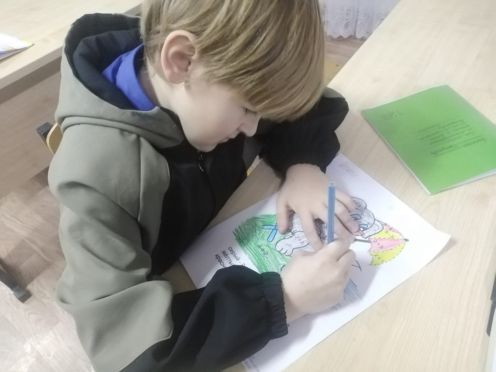 В рамках недели маматематики, в ош им. М. Дулатулы во 2 русском классе прошёл конкурс рисунков на тему : 