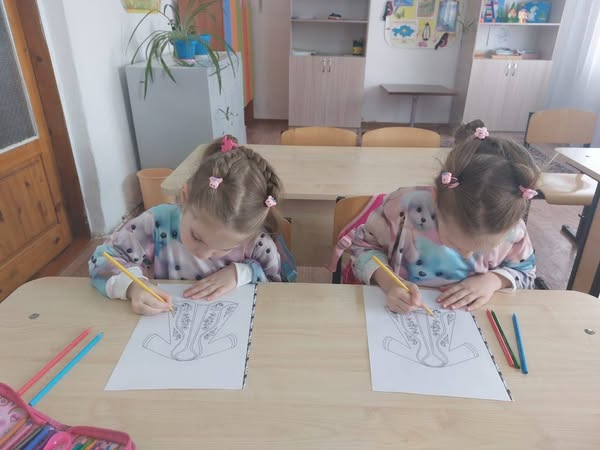 М. Дулатұлы атандағы ЖББМ мектепалды даярлық сыныбында наурызнама он күндік аясында орыс сыныбында «Знакомство с казахский орнаментом» тақырыбында арнайы ашық сабақ өткізілді.  Мақсаты: Оқушыларға қазақтың ұлттық бұйымдары, тұрмыстық қолданбалы заттар тур