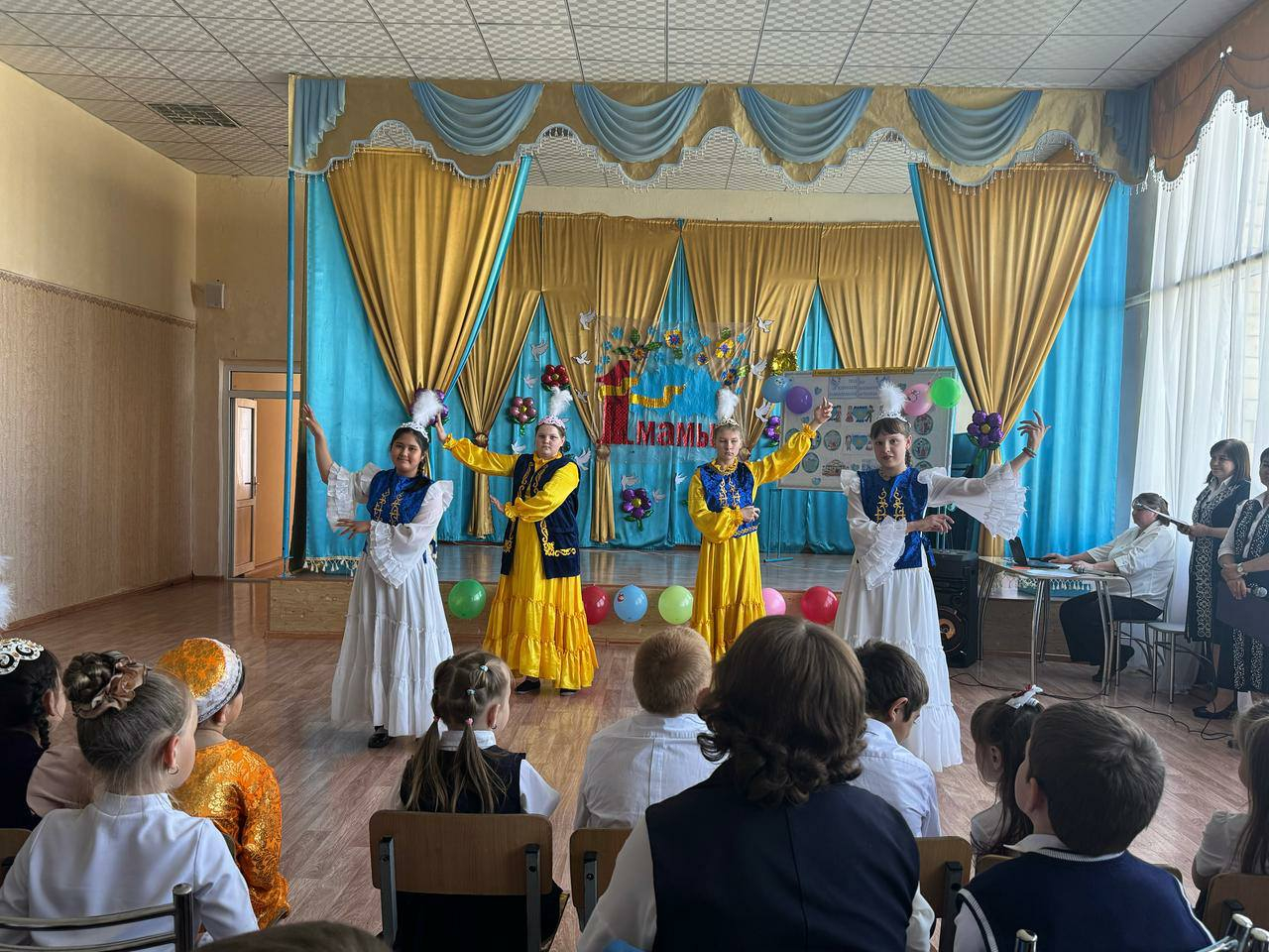 праздничный концерт, посвященный Дню Единства народов Казахстана!