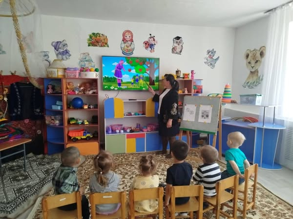 М.Дулатұлы атындағы жалпы білім беретін мектебінің педагог - психологі, Макенова Д.С. консультациялық пунк жоспарында белгіленген «Ас адамның арқауы» тақырыбы бойынша  үйдегі отырған балаларды арнайы шақырып жұмыстар атқпрылды.   Мақсаты: Балалаға дұрыс т