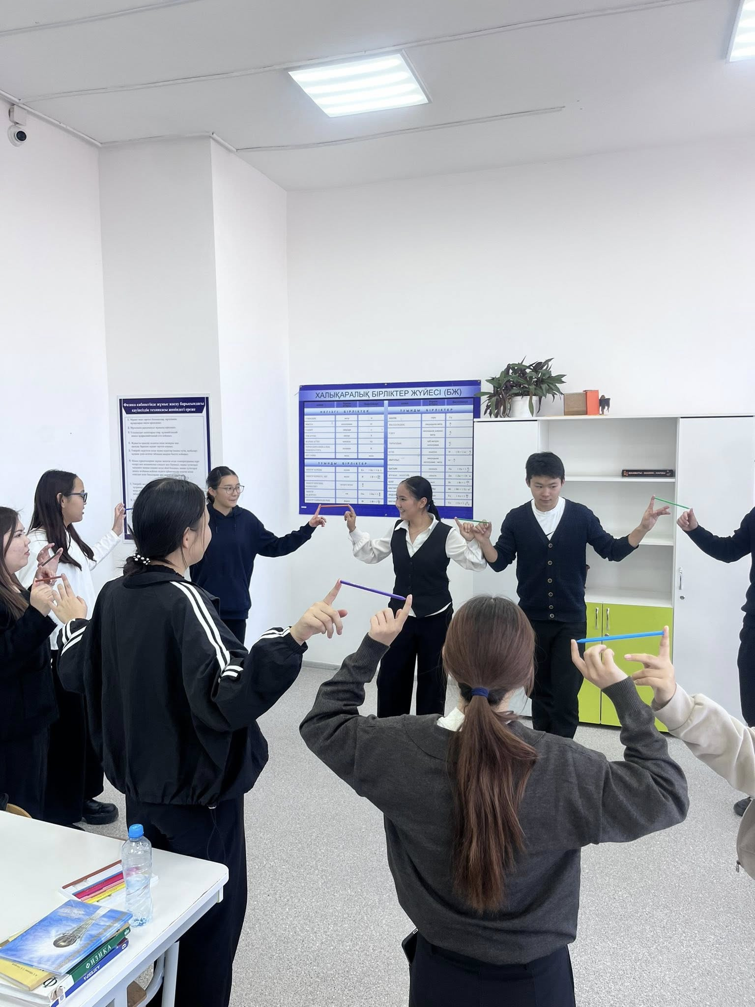 Міржақып Дулатұлы атындағы жалпы білім беретін мектебінде «Адал азамат» біртұтас тәрбие бағдарламасы аясында «Өмірге салауаттық – адам» тақырыбында оқушыларға арналған профилактикалық тренинг өткізілді. Шараның мақсаты – салауатты өмір салтын насихаттау, 