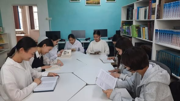 Балалар кітапханасы жобасы аясында 9 А сынып оқушылары мектеп кітапханасында кітап оқып, қызықты деректермен танысып,кітапхана қызметімен танысты.