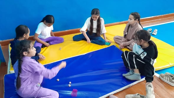 2-тоқсан кезінде кезекші оқушылар демалыс уақытында оқушылар арасында  ұлттық ойындар мен спорттық ойындар ұйымдастырды.